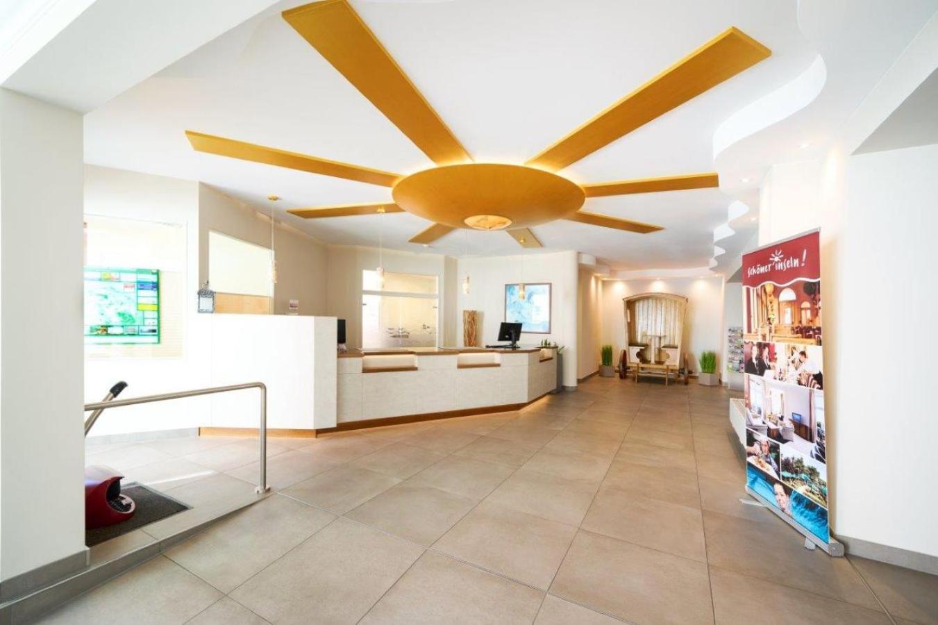 Strand- Und Wellnesshotel Preussenhof Зиновиц Екстериор снимка